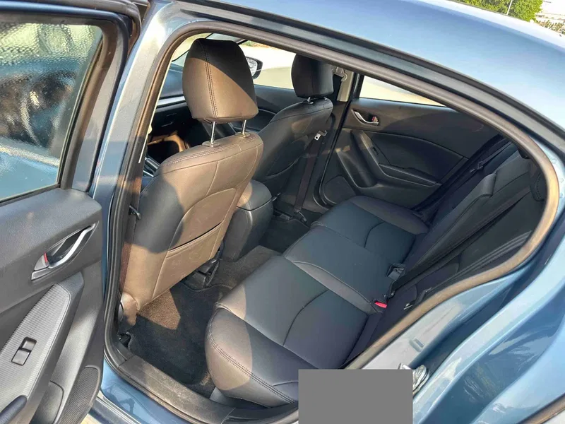 Mazda Mazda 3 Angkesaila 2016 sedan 1.5L automatic comfort model — photograph 5