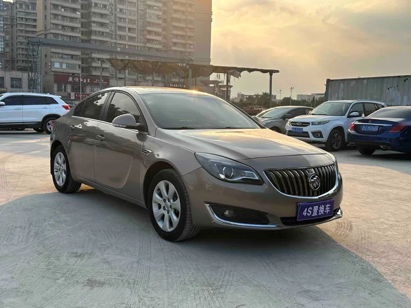 Buick Regal 2015 2.0L Leading Fashion Model — photograph 3