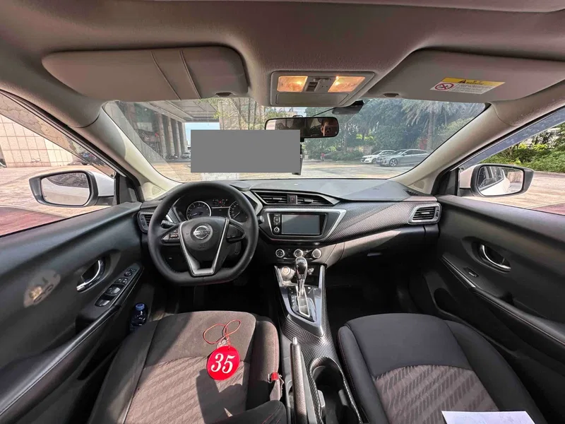 Nissan Bluebird 2016 1.6L CVT Zhiku Edition — photograph 5