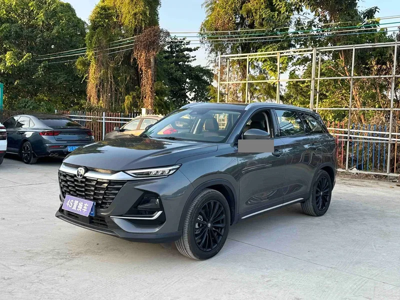 Changan CS75 2026 PRO 1.5T DCT Prestige 7-seater — photograph 1