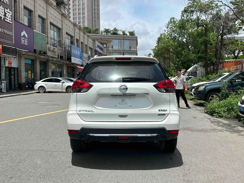 Nissan Qijun 2017 2.0L CVT Comfort Edition 2WD — photograph 7