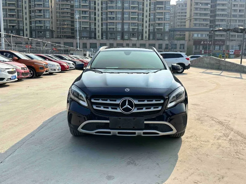 Mercedes-Benz GLA Class 2017 GLA 200 Fashion — photograph 2