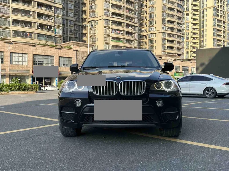 BMW 2012 X5 xDrive35i luxury 5-seat — photograph 2