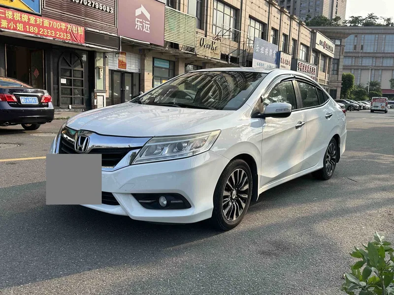 Honda Ling Pai 2013 1.8L Auto Comfort Edition — photograph 1