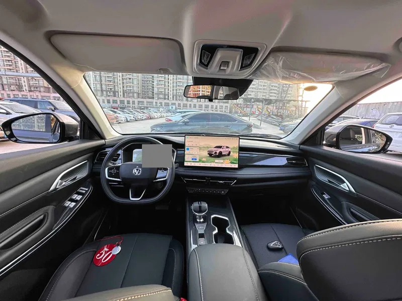 Changan CS75 2026 PRO 1.5T DCT Prestige 7-seater — photograph 6