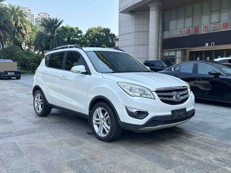 Changan CS35 2014 1.6L Manual Luxury Edition — photograph 3