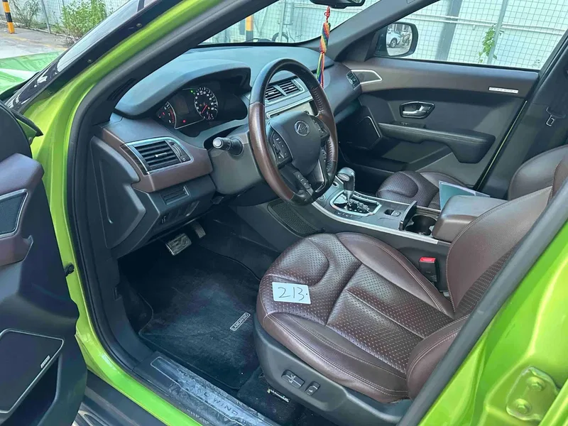 Landwind X7 2015 2.0T Panoramic Premium Edition — photograph 4