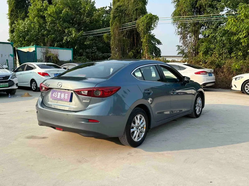 Mazda Mazda 3 Angkesaila 2016 sedan 1.5L automatic comfort model — photograph 9