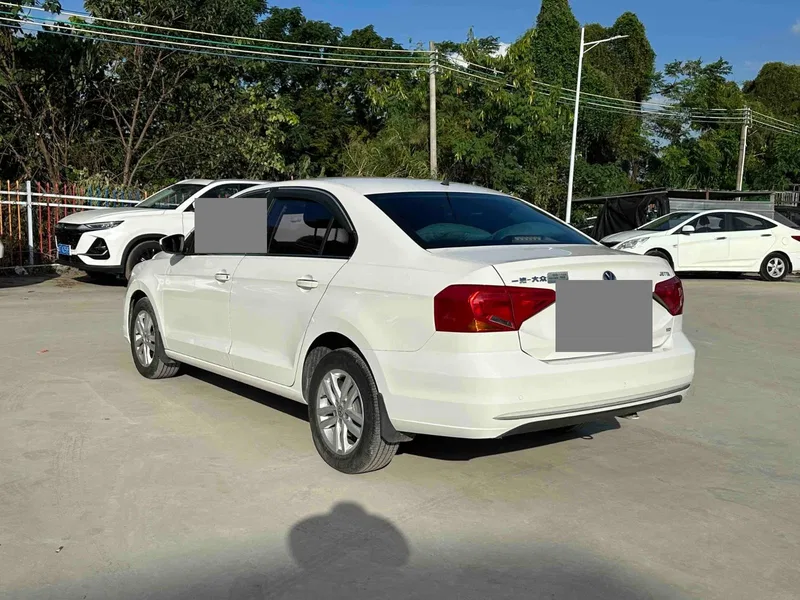 Volkswagen Jetta 2017 1.5L automatic fashion model — photograph 7