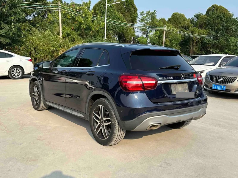 Mercedes-Benz GLA Class 2017 GLA 200 Fashion — photograph 7