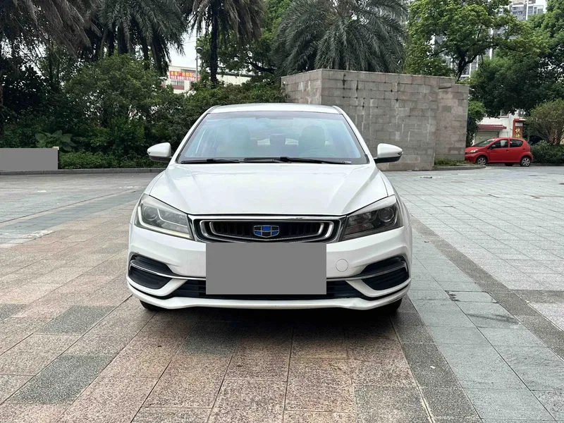 Geely Emgrand 2018 1.5L CVT Upward Interconnected Edition — photograph 2
