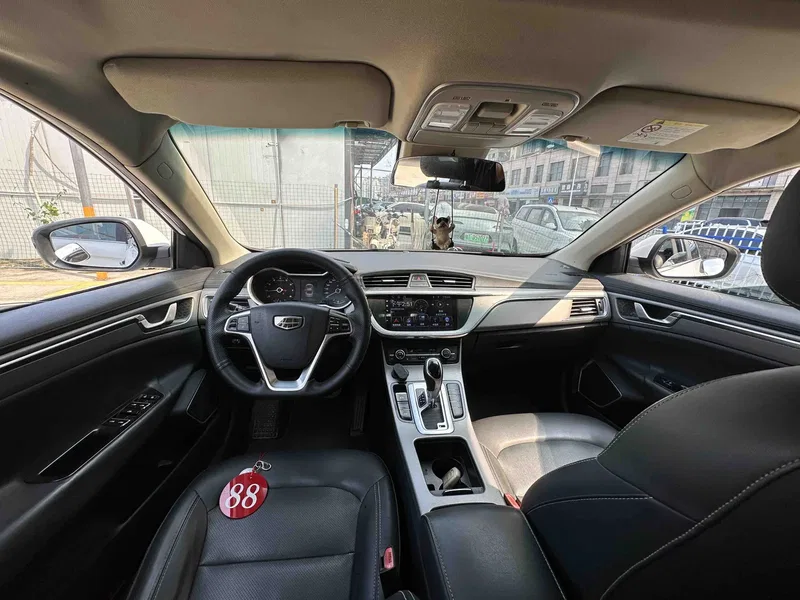 Geely Emgrand GL 2018 1.8L Automatic Elite Zhilian — photograph 6