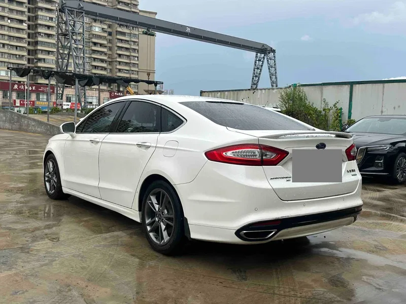 Ford Mondeo 2013 2.0L GTDi240 Luxury Sports — photograph 9