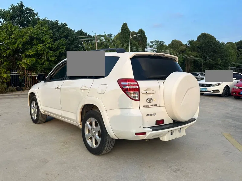Toyota RAV4 2011 2.4L Auto 4WD Deluxe Edition — photograph 7