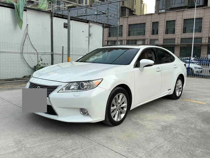 Lexus ES 2013 300h Elite Edition — photograph 1
