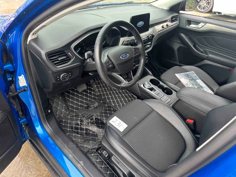 Ford Focus 2019 hatchback EcoBoost 180 automatic front tide — photograph 4