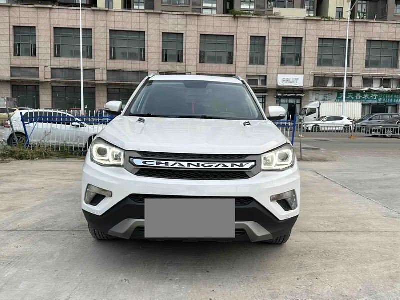 Changan CS75 2016 1.8T Automatic Honor Model — photograph 2