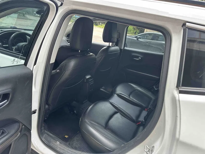 Jeep Guide 2019 220T Auto Home Edition — photograph 5