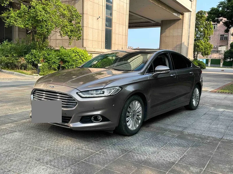 Ford Mondeo 2013 2.0L GTDi200 Luxury Model — photograph 1