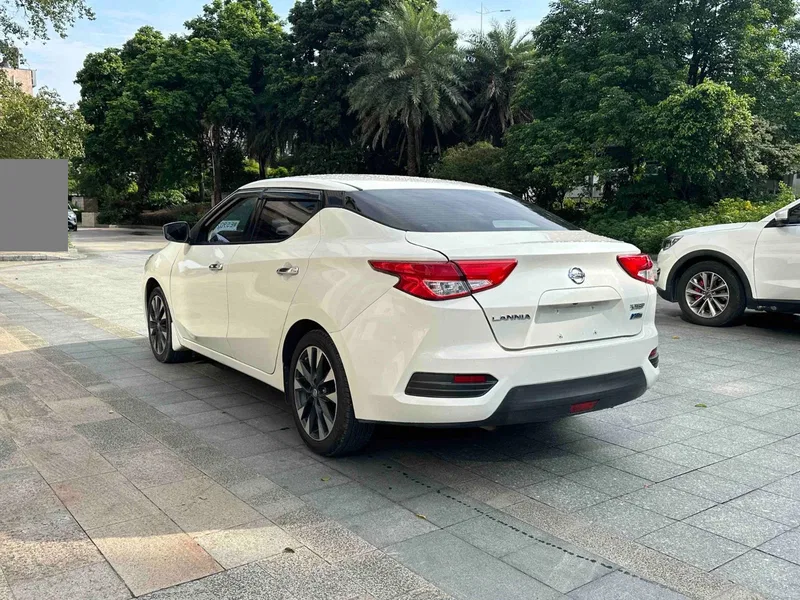 Nissan Bluebird 2016 1.6L CVT Zhiku Edition — photograph 6
