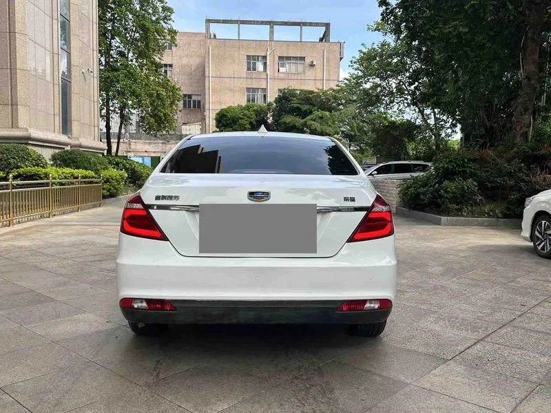 Geely Emgrand 2017 3-compartment Million 1.5L Manual Upward Edition — photograph 8