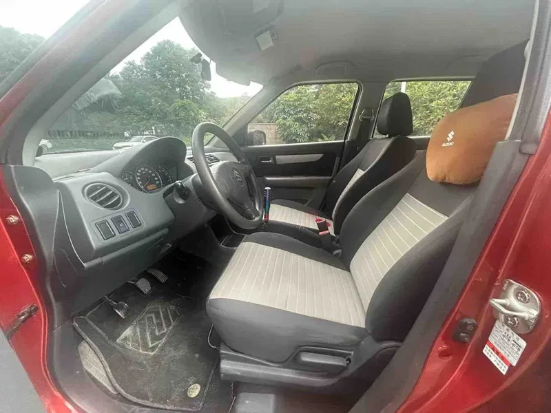 Suzuki Swift 2014 1.3L Manual Standard — photograph 5