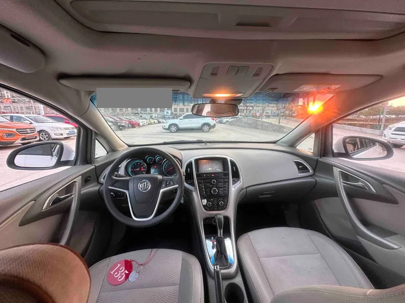 Buick Yinglang 2014 XT 1.6L Automatic Fashion Edition — photograph 6
