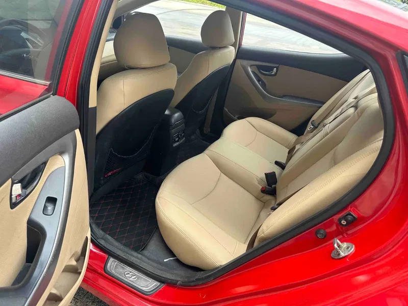 Hyundai La Roche 2012 1.8L Automatic Prestige Edition — photograph 5