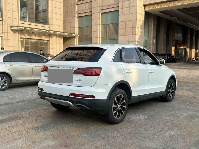 Zotye SR7 2017 1.5T Manual Rubik's Cube Road Edition — photograph 9