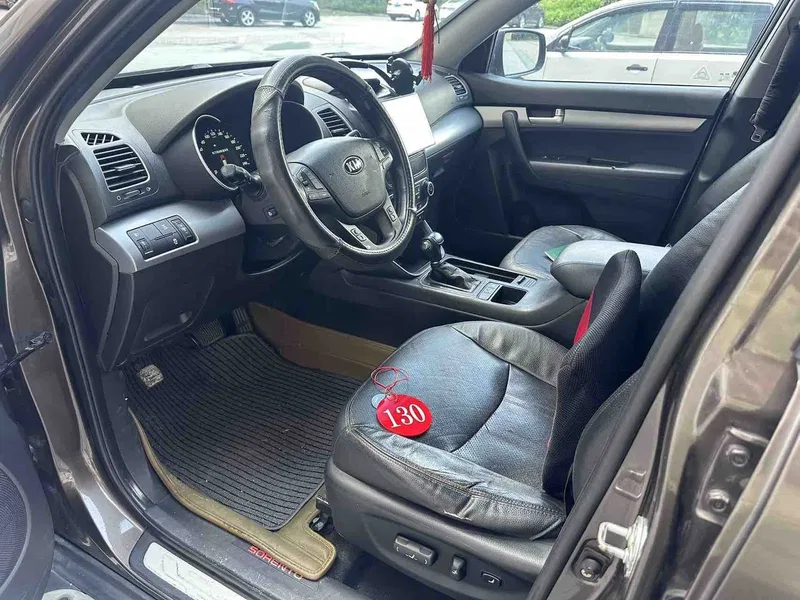 Kia Soranto 2013 2.4L 5-seat Gasoline Deluxe Edition — photograph 6
