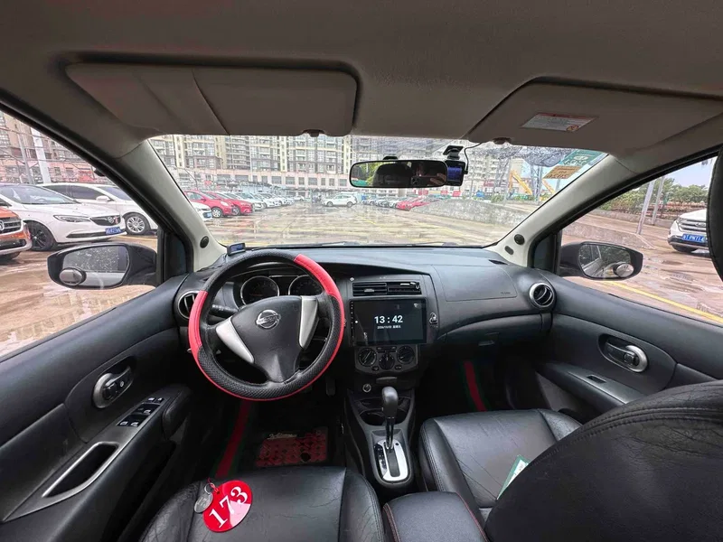 Nissan Li Wei 2013 Jin Rui 1.6XV CVT Deluxe Edition — photograph 6