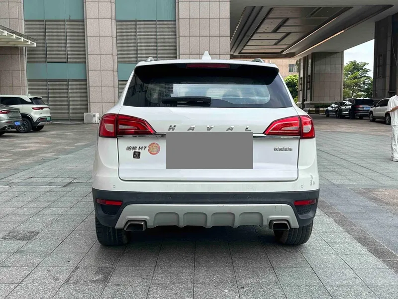 Haval H7 2016 Model, 2.0T Automatic, Two-Wheel Drive, Luxury Edition — photograph 8