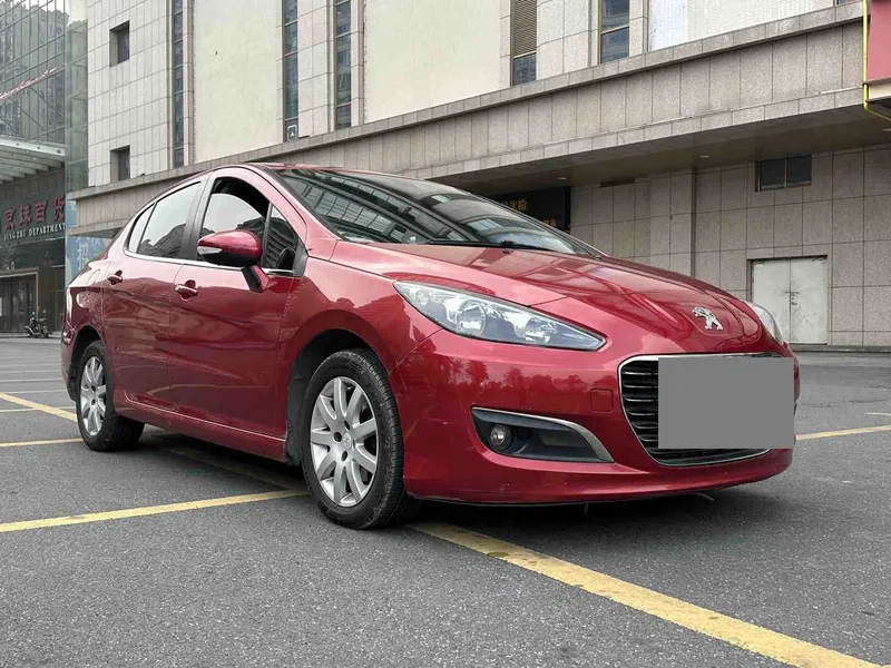 Peugeot 308 2013 1.6L Automatic Superior Model — photograph 3
