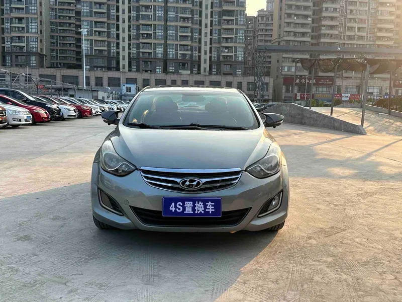 Hyundai Langto 2013 1.6L Automatic Honor Model — photograph 2