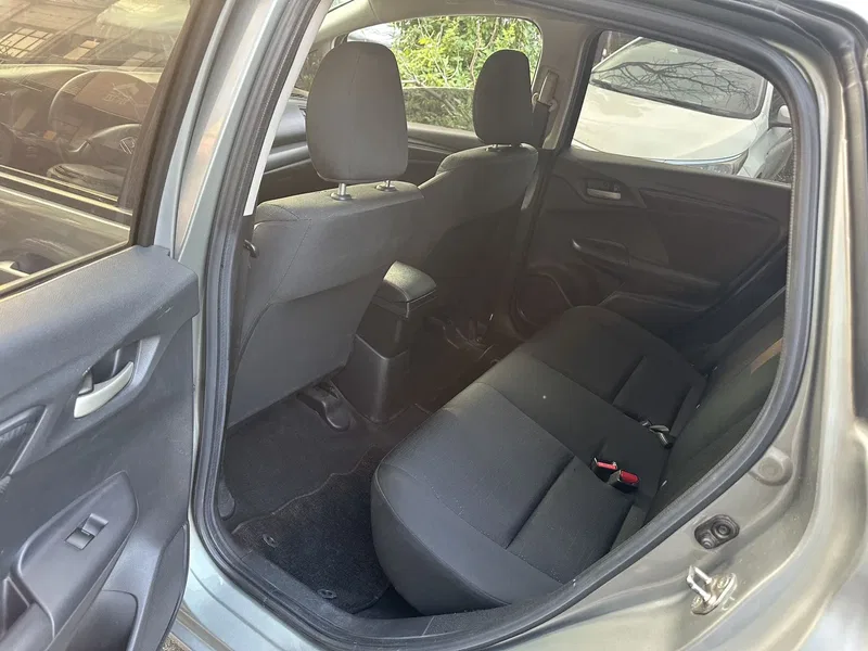 Honda Fit 2016 1.5L LX CVT Comfort Model — photograph 5