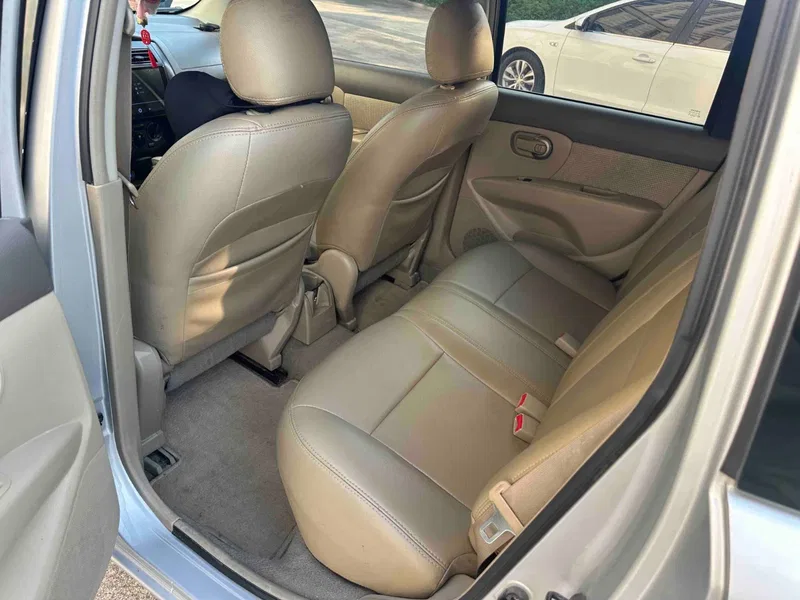 Nissan Li Wei 2009 1.6L Automatic All-round — photograph 5