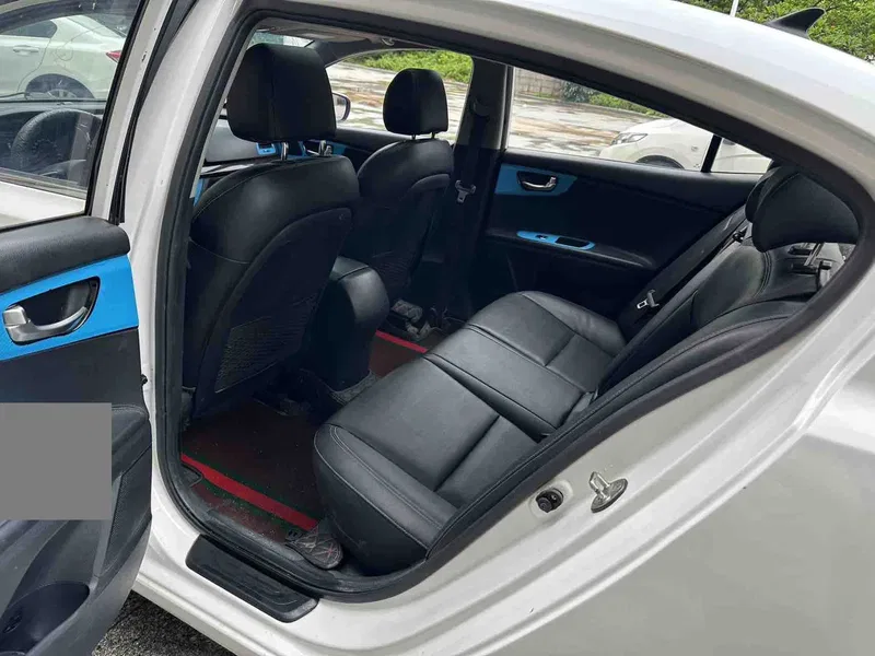 Kia K4 2014 1.8L Automatic GLS — photograph 6