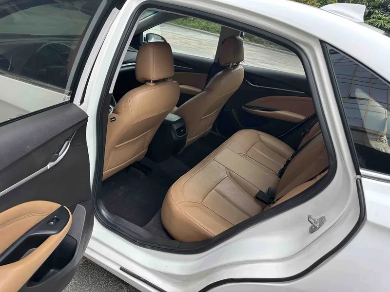 Buick Excelle 2018 18T Automatic Elite Edition — photograph 5