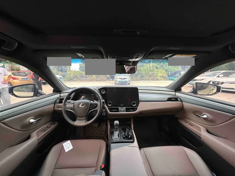 Lexus ES 2025 300h Premium Edition — photograph 6