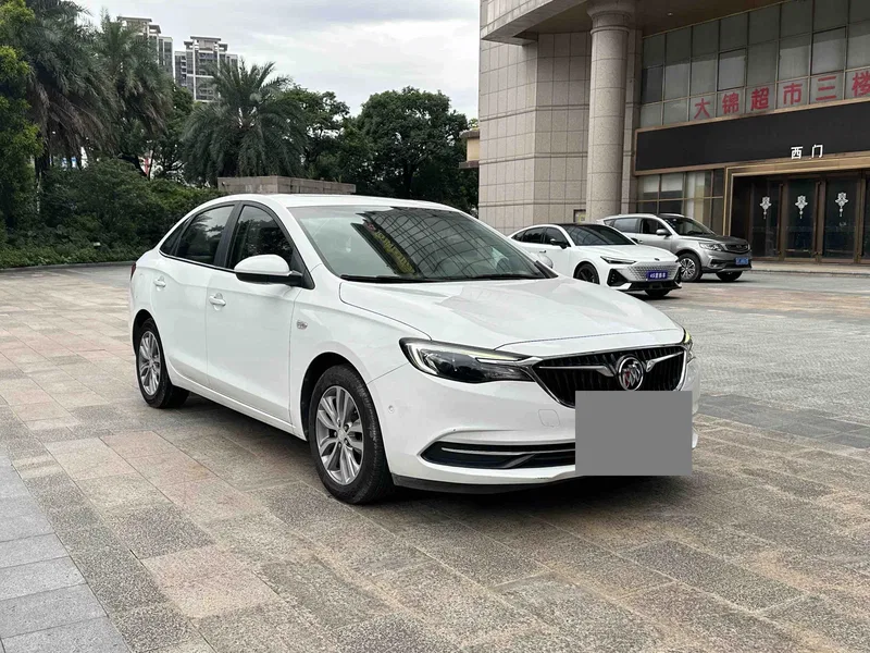Buick Excelle 2018 18T Automatic Elite Edition — photograph 3