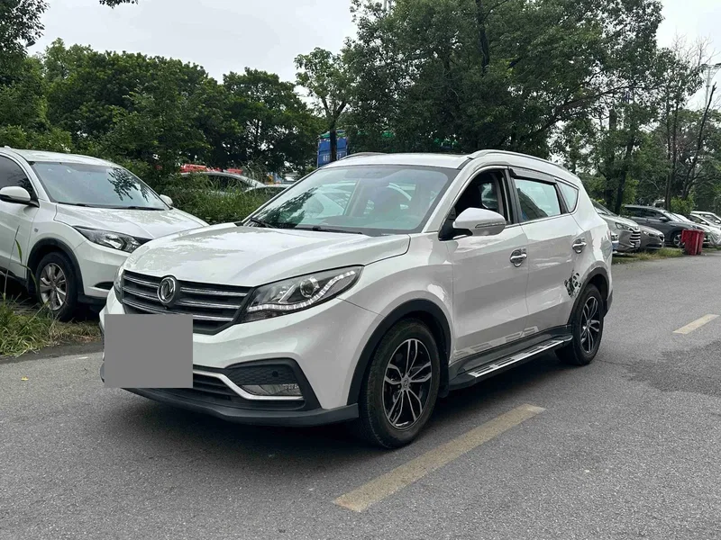Dongfeng Scenery 580 2017 Dongfeng 1.5T Manual Luxury ESP — photograph 1