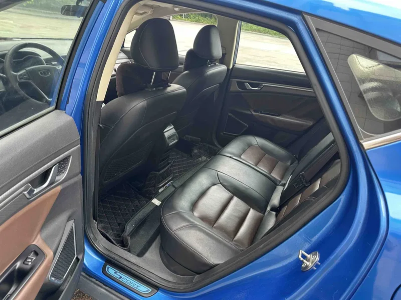 Geely Emgrand GS 2016 Sports Edition 1.3T Automatic Collar — photograph 4
