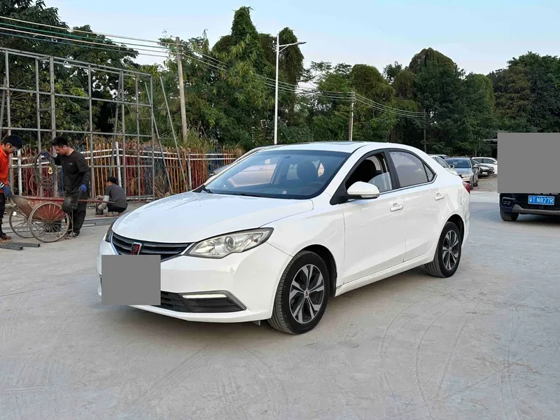 Roewe Rongwei 360 2017 1.5L Auto Smart Screen Edition — photograph 1