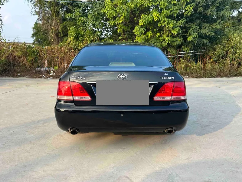 Toyota Crown 2006 2.5L Royal Leather Edition — photograph 8