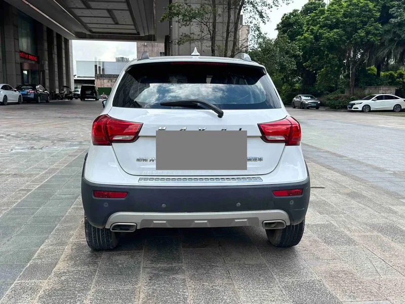 Haval H1 2016 Blue Label 1.5L Manual Luxury Model — photograph 8