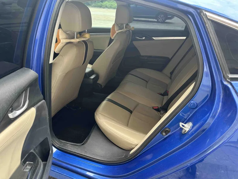 Honda Civic 2016 220TURBO CVT Premium Edition — photograph 5