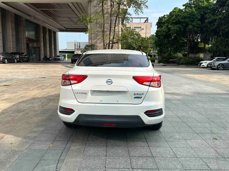 Nissan Bluebird 2016 1.6L CVT Zhiku Edition — photograph 7