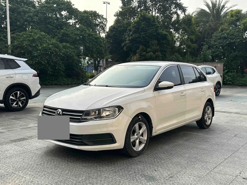 Volkswagen Santana 2015 Hao Na 1.6L Automatic Fashion Model — photograph 1