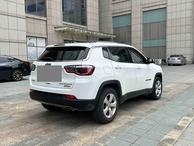 Jeep Guide 2019 220T Auto Home Edition — photograph 9