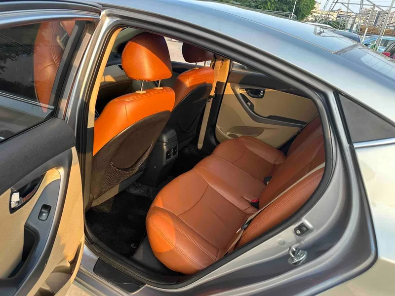 Hyundai Langto 2013 1.6L Automatic Honor Model — photograph 5